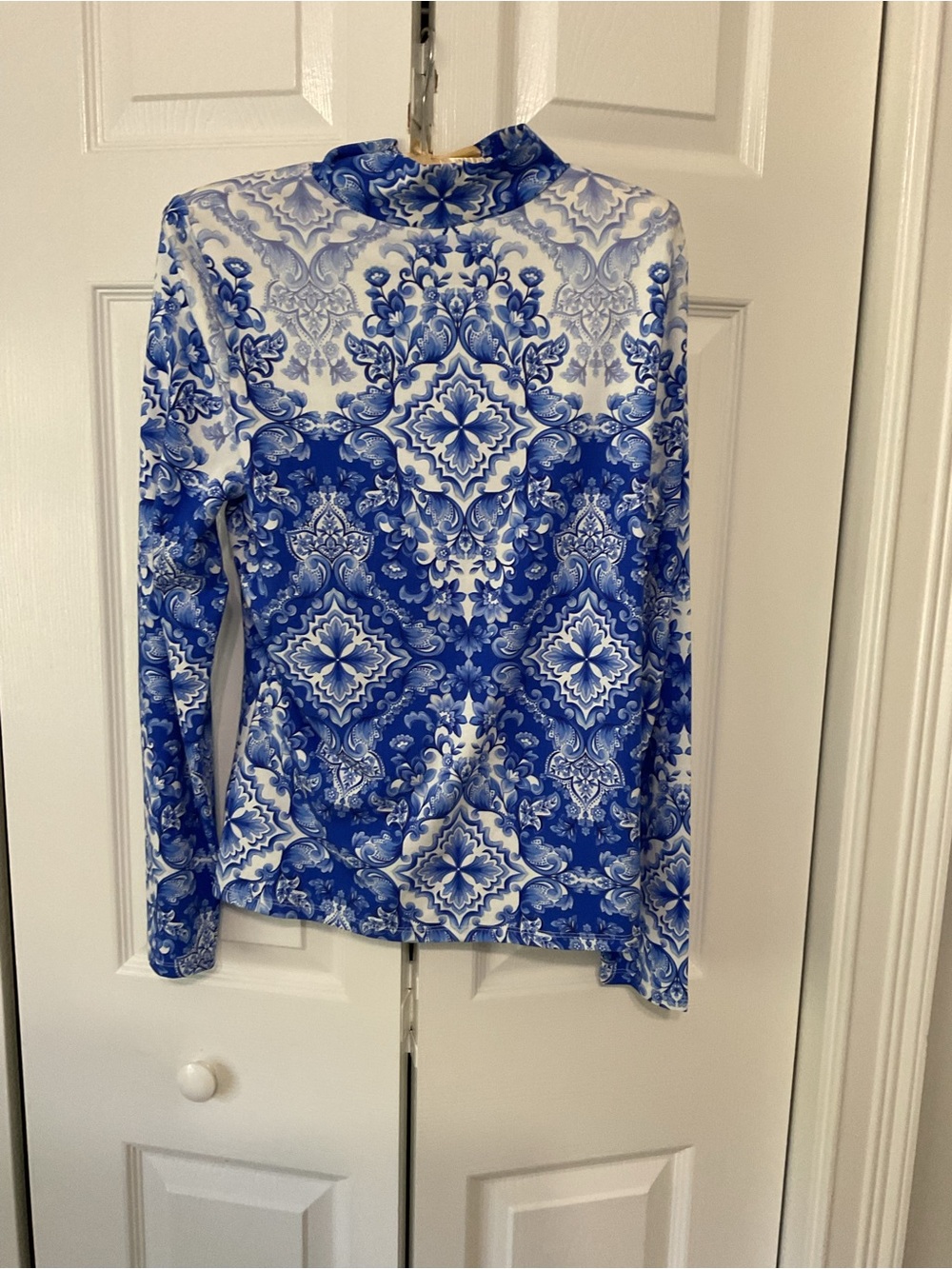 Boston Proper Blue and White Printed Long-Sleeve Women's Top